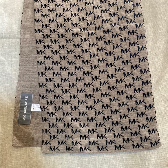Michael Kors scarf bundle - Picture 3 of 5